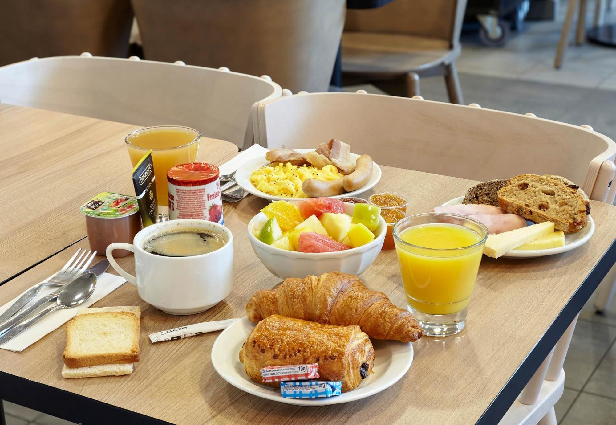 B&B Hotel Paris Saint-Denis Pleyel Esterno foto