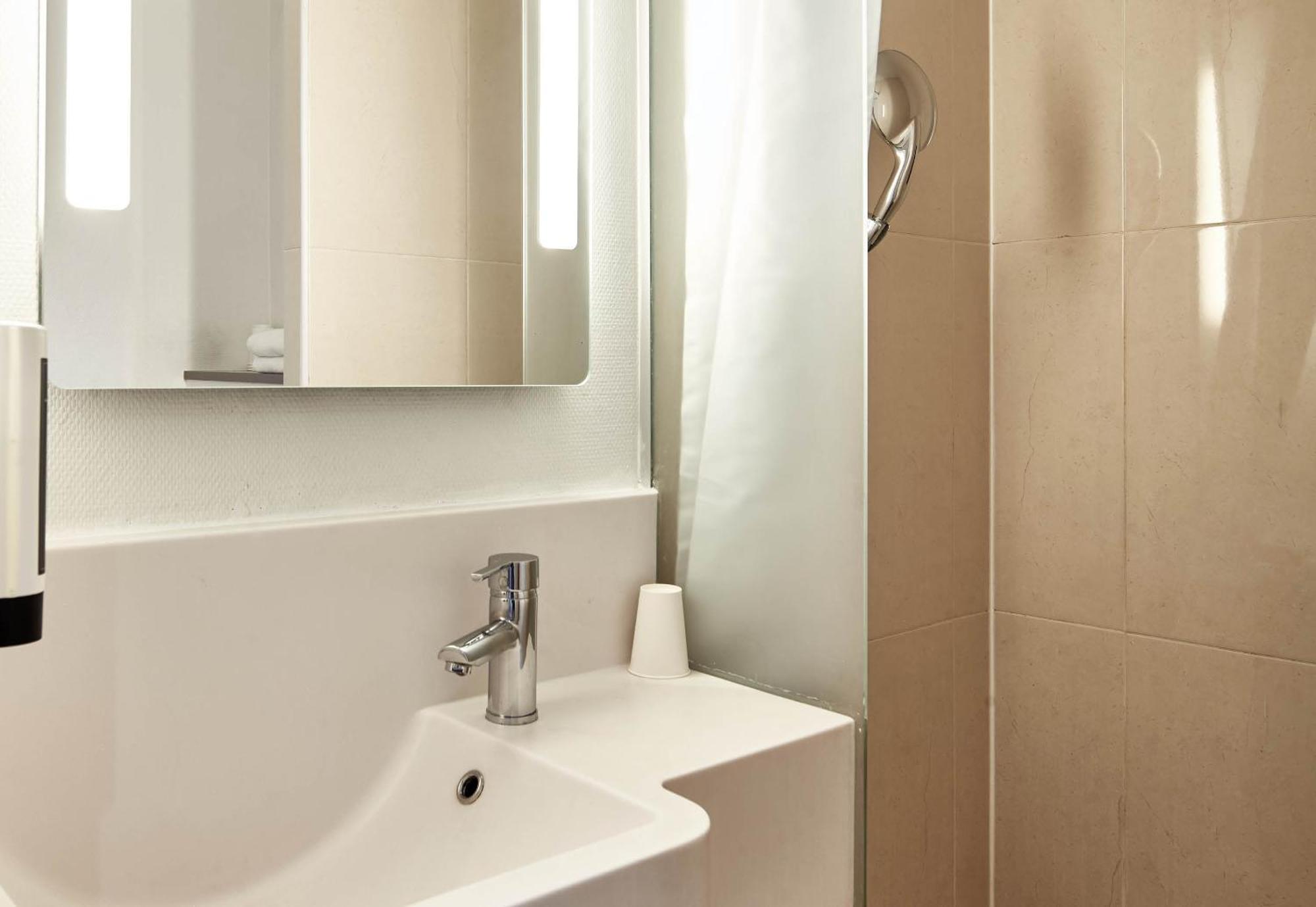 B&B Hotel Paris Saint-Denis Pleyel Esterno foto